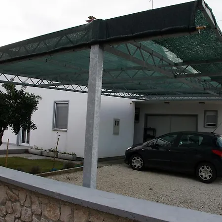 Mira * Privlaka (Zadar)
